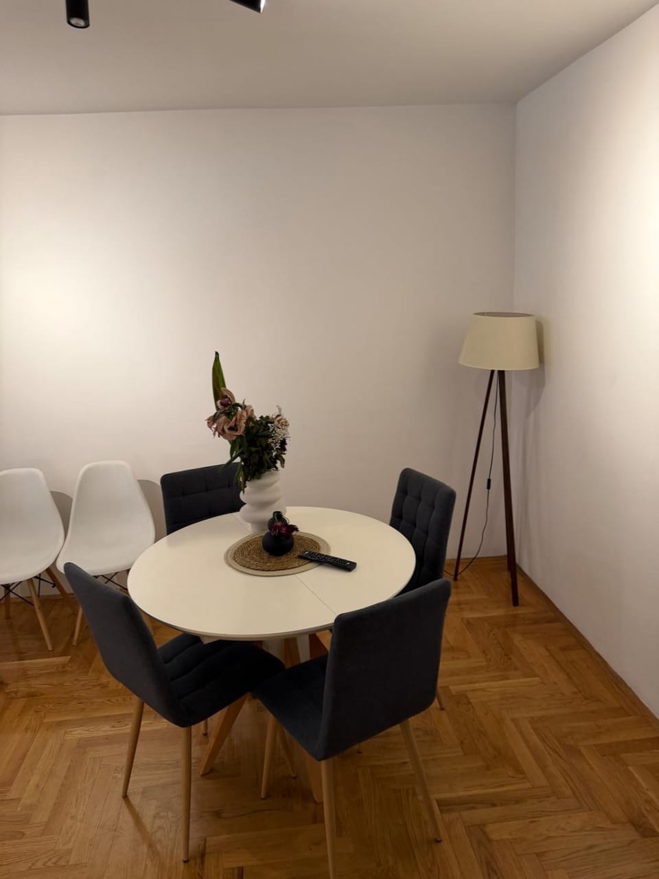Family apartment, minimum 2 nights, quiet, airport Apartment in Sarajevo