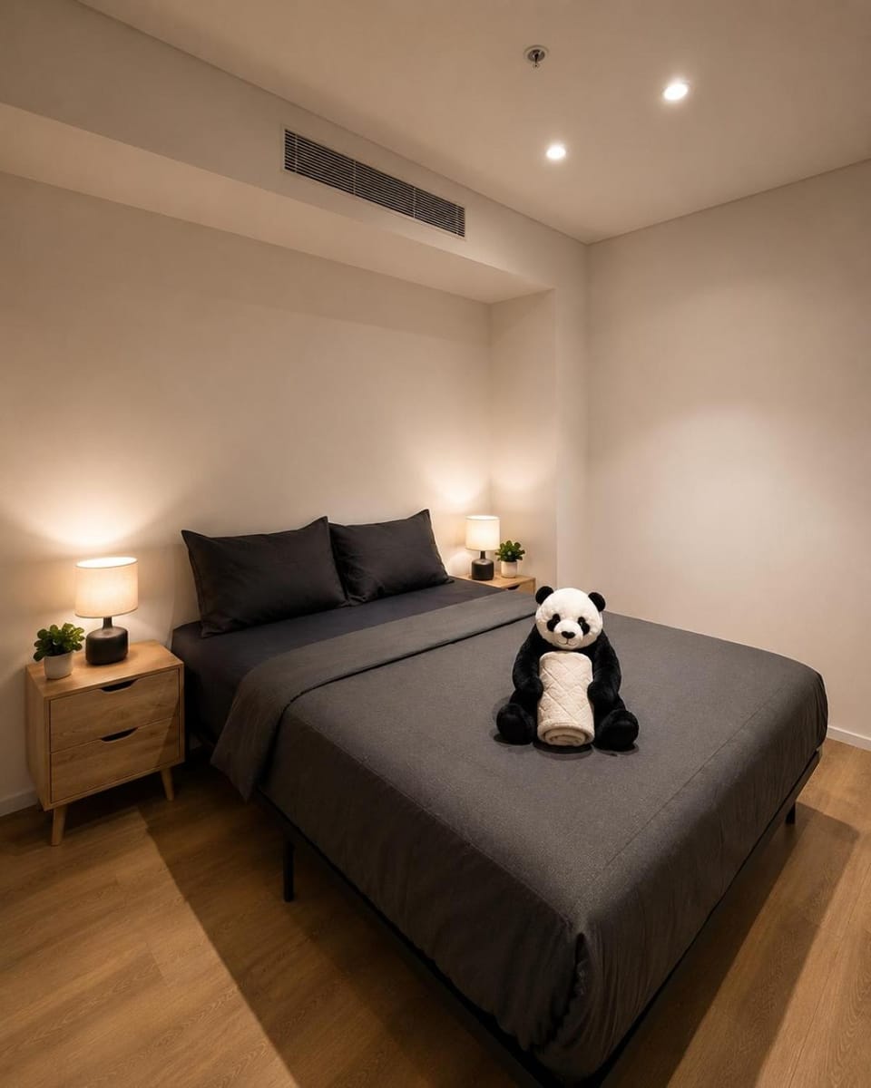 Luxury Stay in Merrylands with Parramata and City views 20th floor with pool and gym Apartment in Sydney
