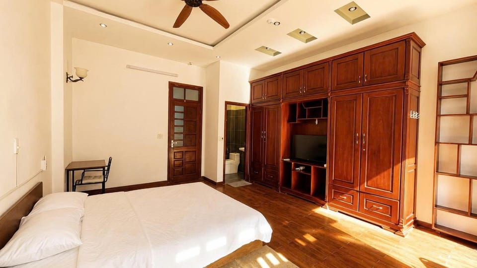 4-Bedroom House near My Khe Beach and Local Market House in Da Nang
