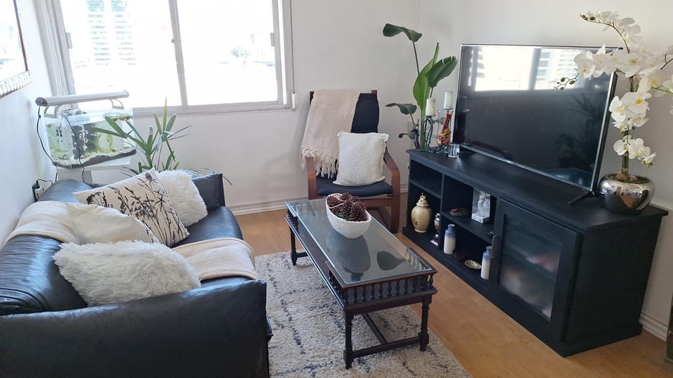 Communal lounge/ TV room, TV and multimedia, Living room, Seating area, Evening entertainment