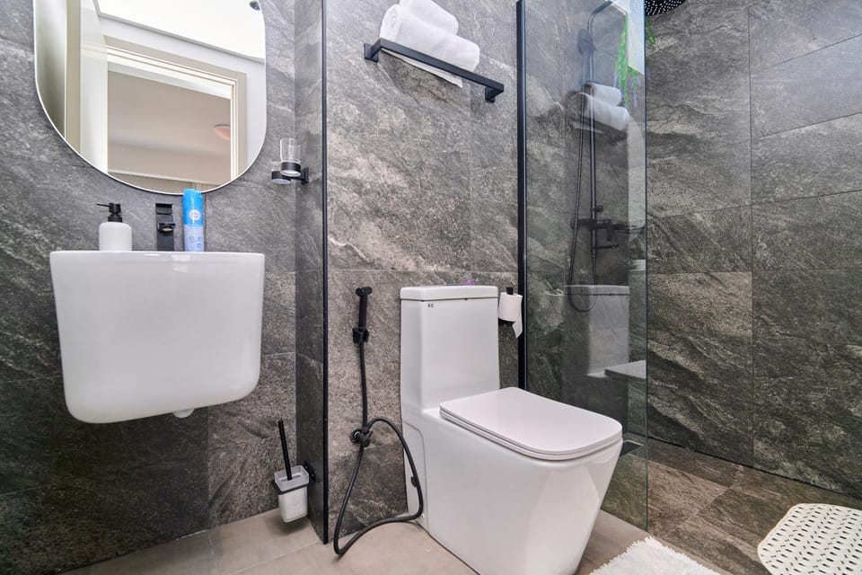 Altura Upper Hill Deluxe 5 - Rooftop Pool, Gym & Skyline Views Apartment in Nairobi County