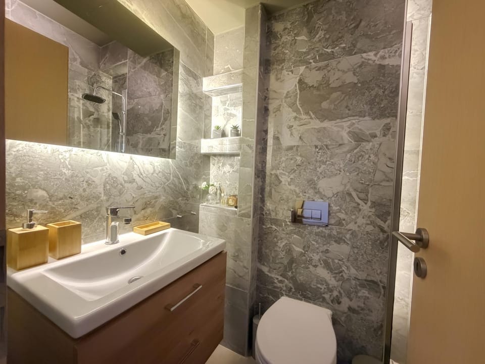 Shower, Toilet, Bathroom