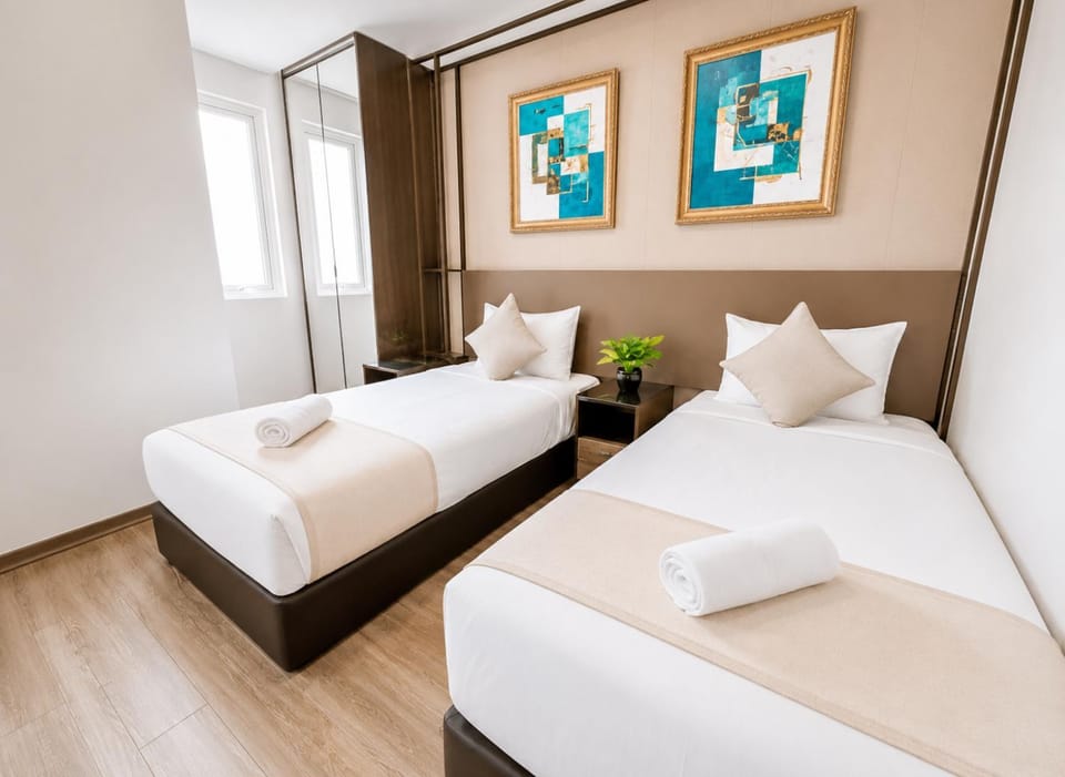 Photo of the whole room, room service, room service