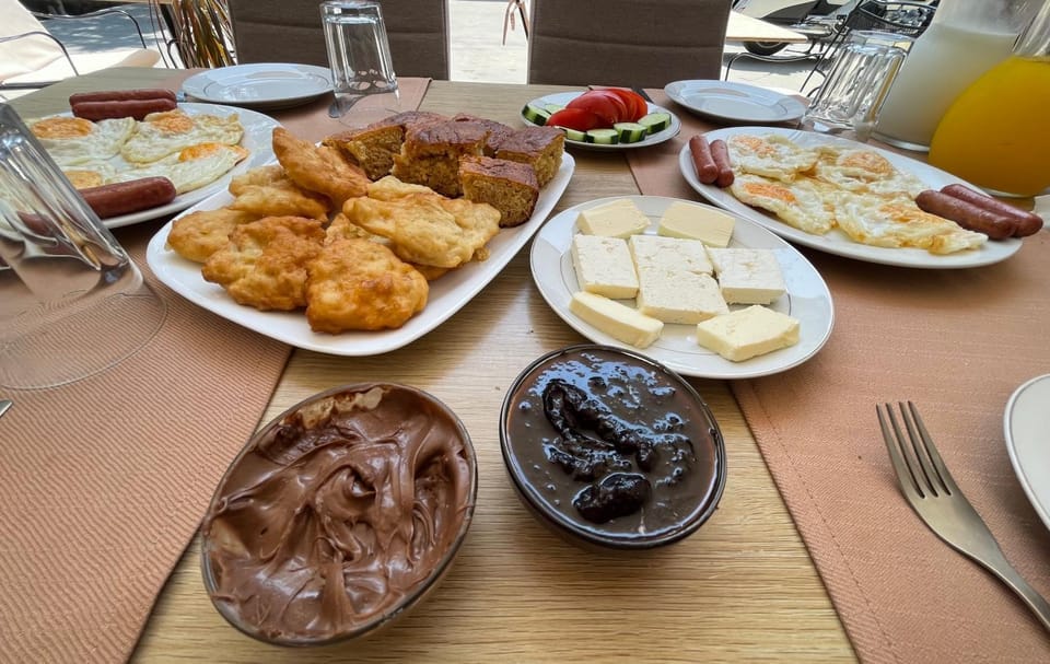 Food and drinks, Food, Breakfast, Continental breakfast, Lunch, Dinner, Drinks