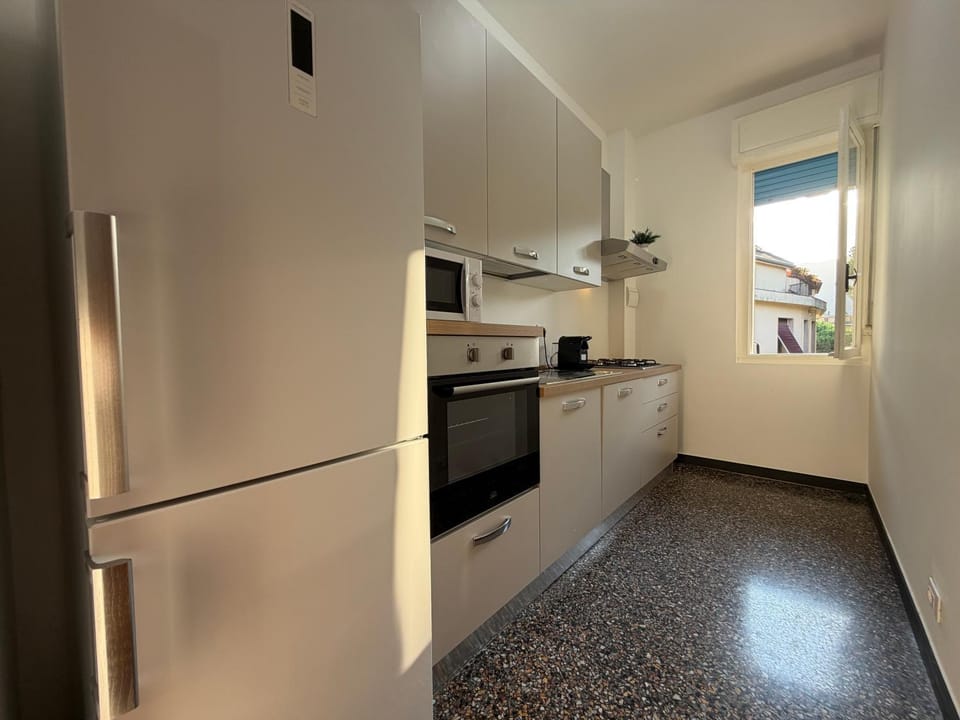 Kitchen or kitchenette, oven