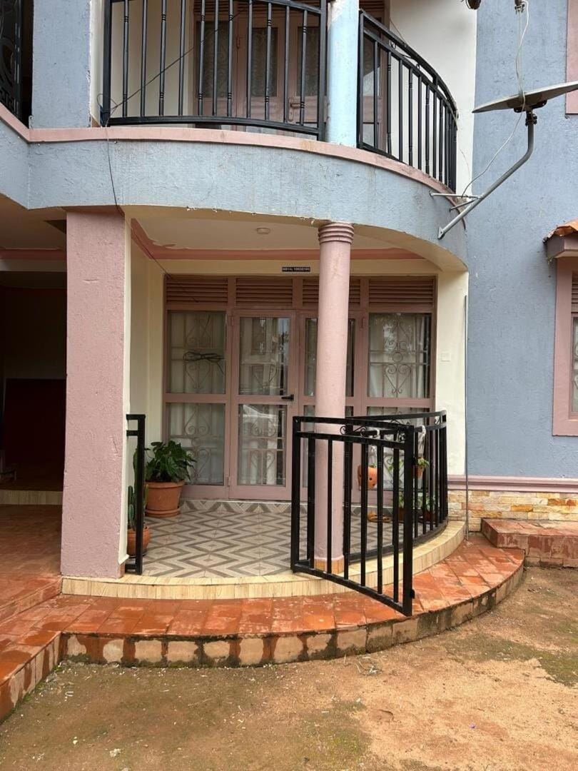 Bintis Home Apartment in Uganda