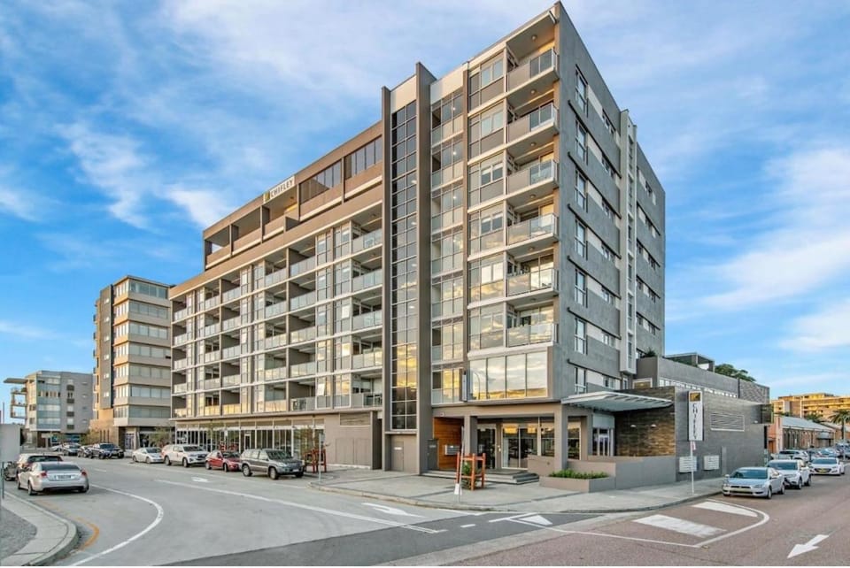 Property building, Street view, Location