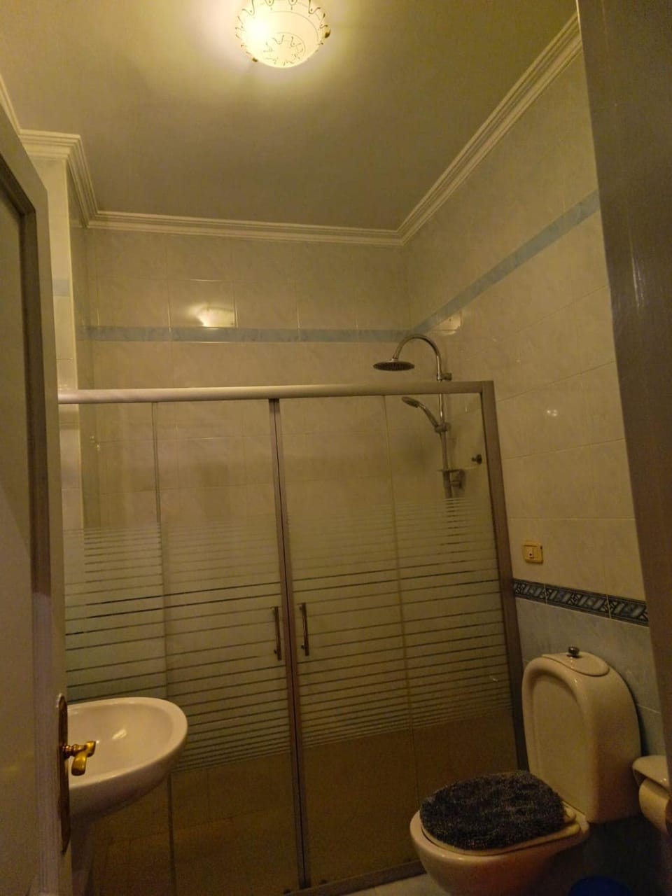 Luxury and Comfort in the Heart of West Amman Apartment in Africa