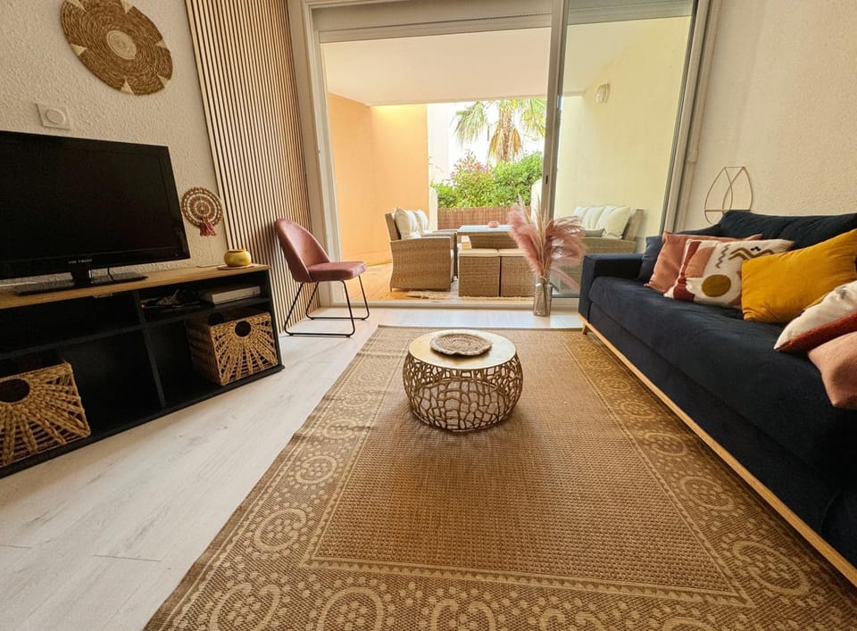 Charmant T2 proche port ! Terrasse plancha wifi ! Apartment in Agde