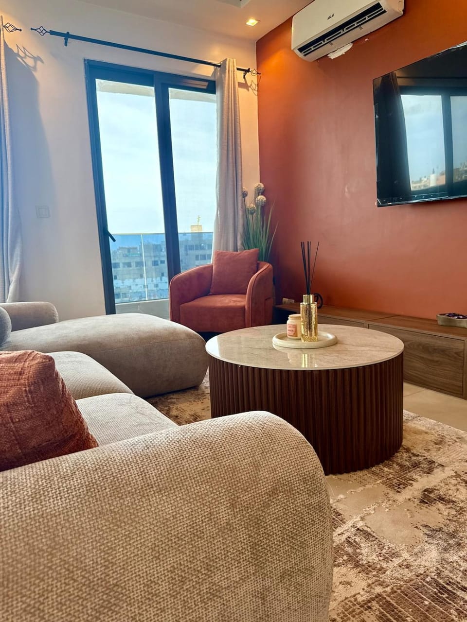 Communal lounge/ TV room, TV and multimedia, Living room, air conditioner