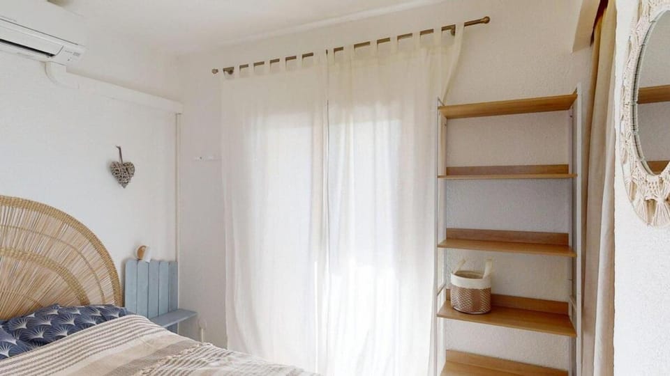 Vue mer - piscine - plage à 5 minutes - parking - 2 chambres Apartment in Sainte-Maxime
