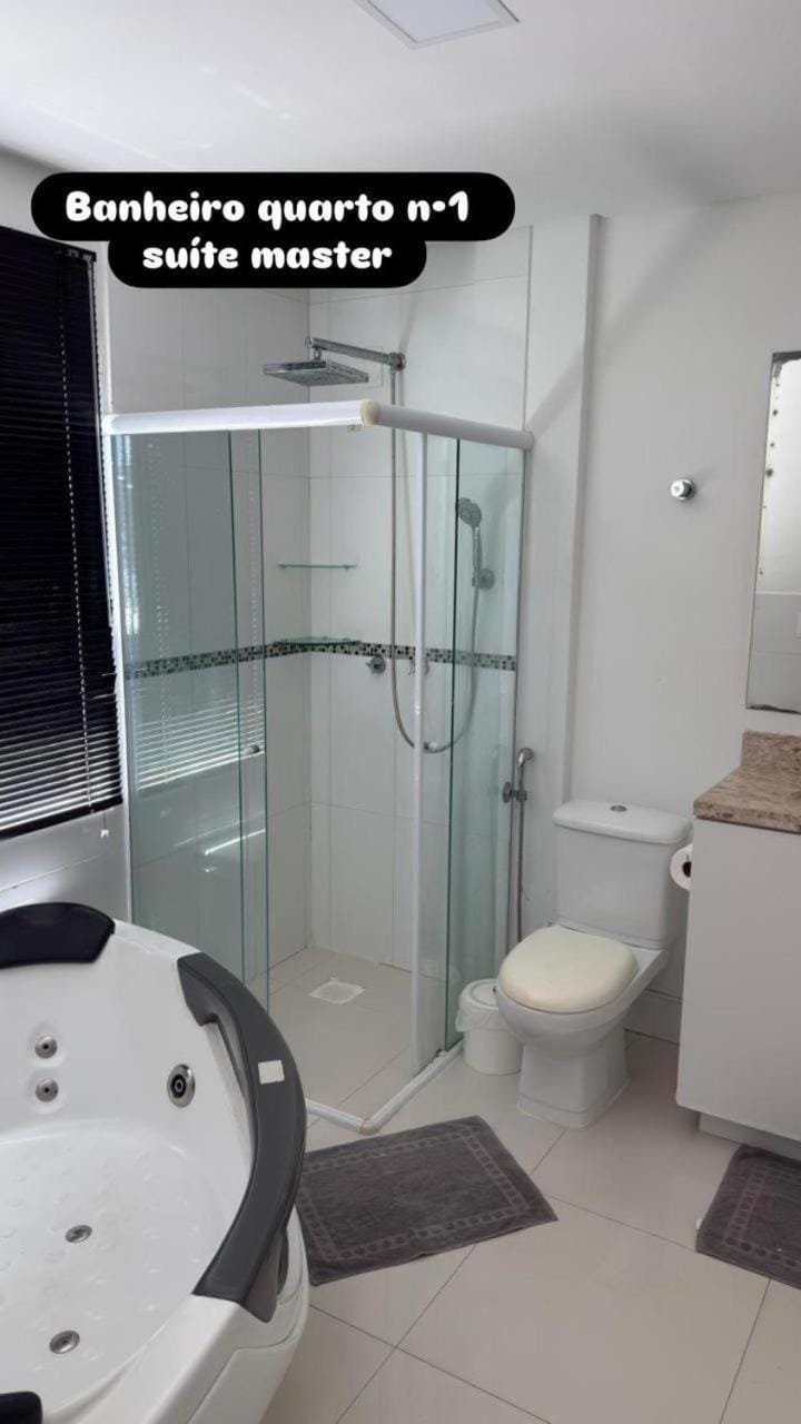 casa triplex, WiFi , 4 quartos, piscina, 4vagas , Balneario Camboriu House in Balneário Camboriú