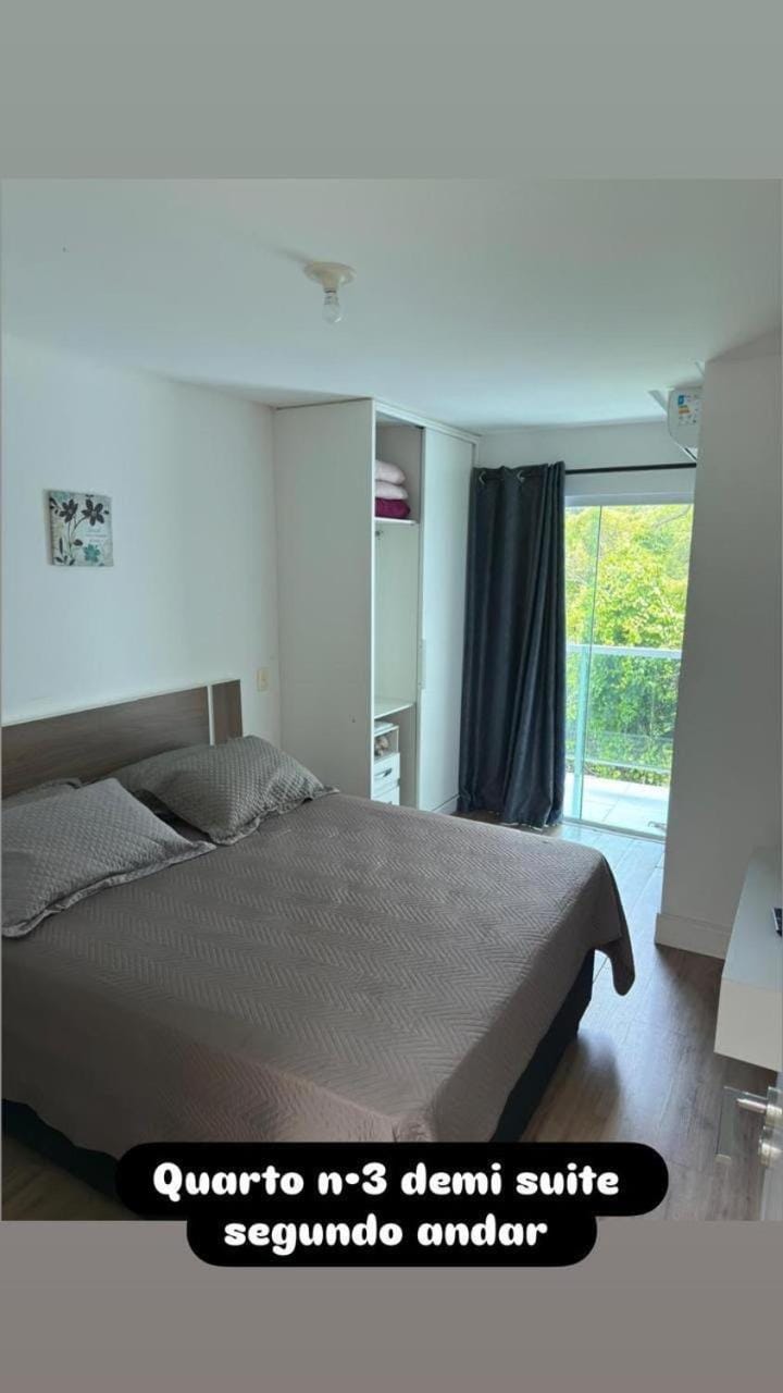 casa triplex, WiFi , 4 quartos, piscina, 4vagas , Balneario Camboriu House in Balneário Camboriú