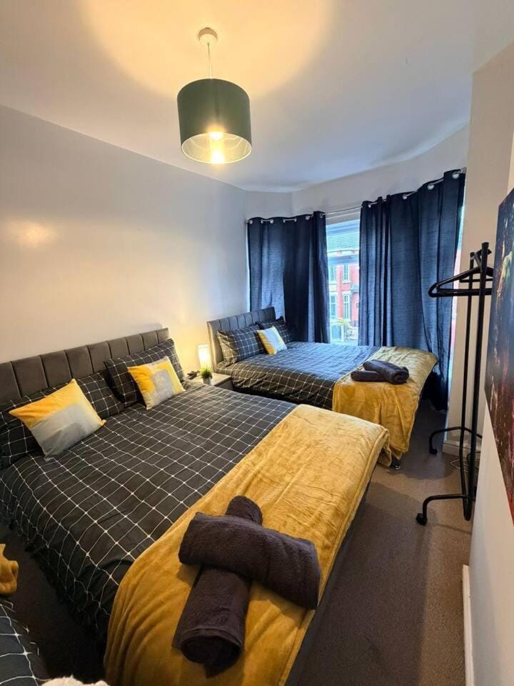 4 bedroom spacious house House in Salford