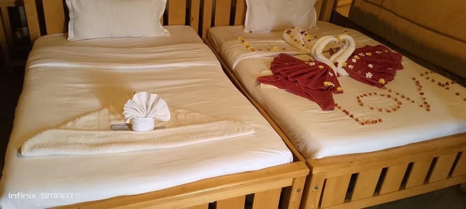 Geoffrey Camp Hotel in Kenya