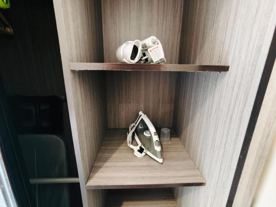 4pax PJ Neo Damansara Jiwa Glam Hall 1U Ikea The Curve MRT Apartment in Petaling Jaya