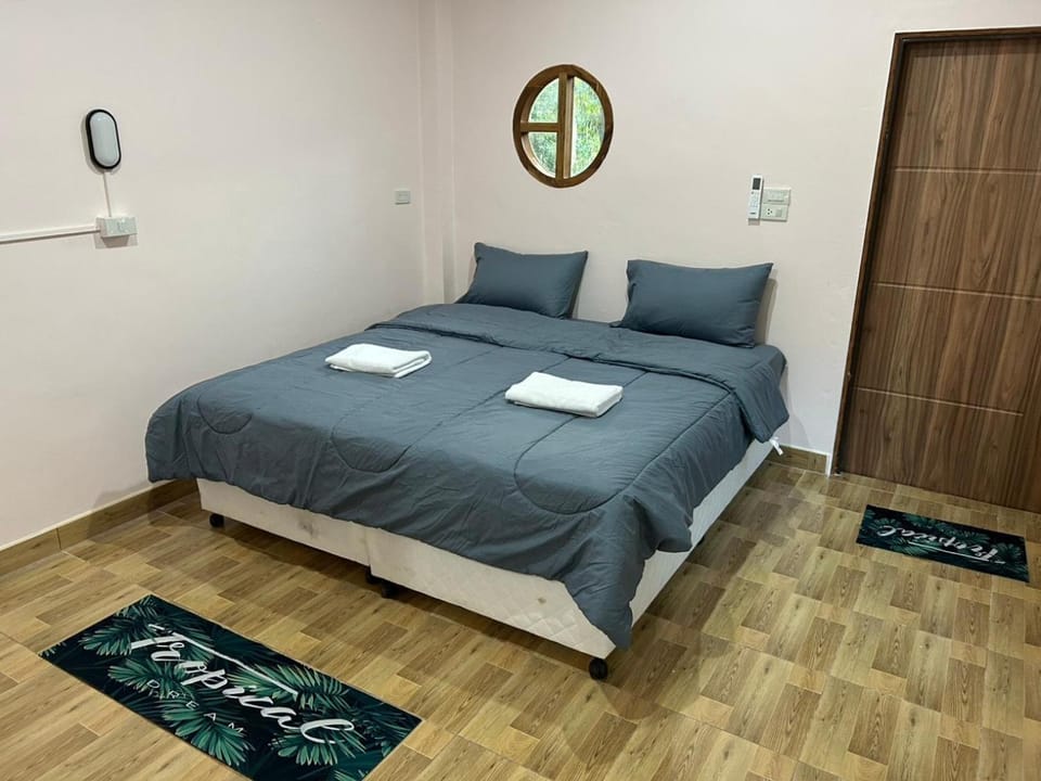 Bed, Photo of the whole room, Bedroom, towels, wardrobe