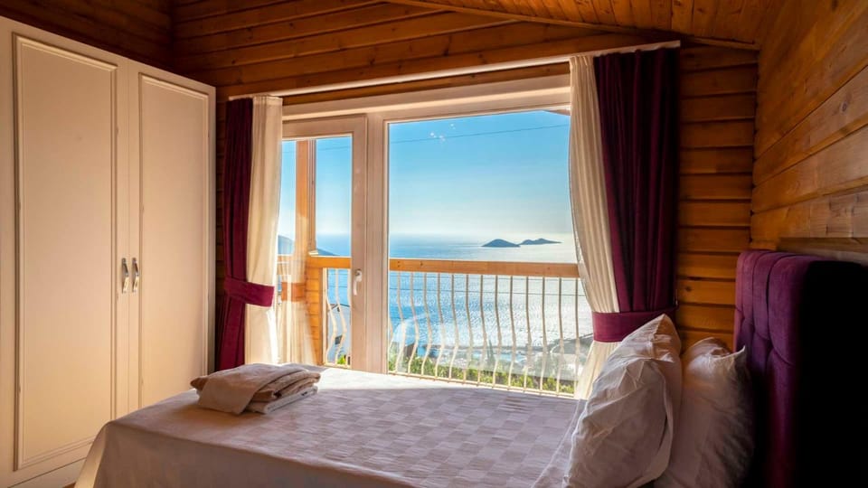 Bed, Bedroom, Sea view