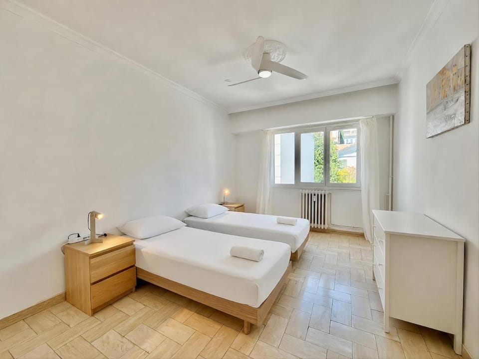Vue Mer & Plages 50m - Terrasse - Box Privé Apartment in Toulon