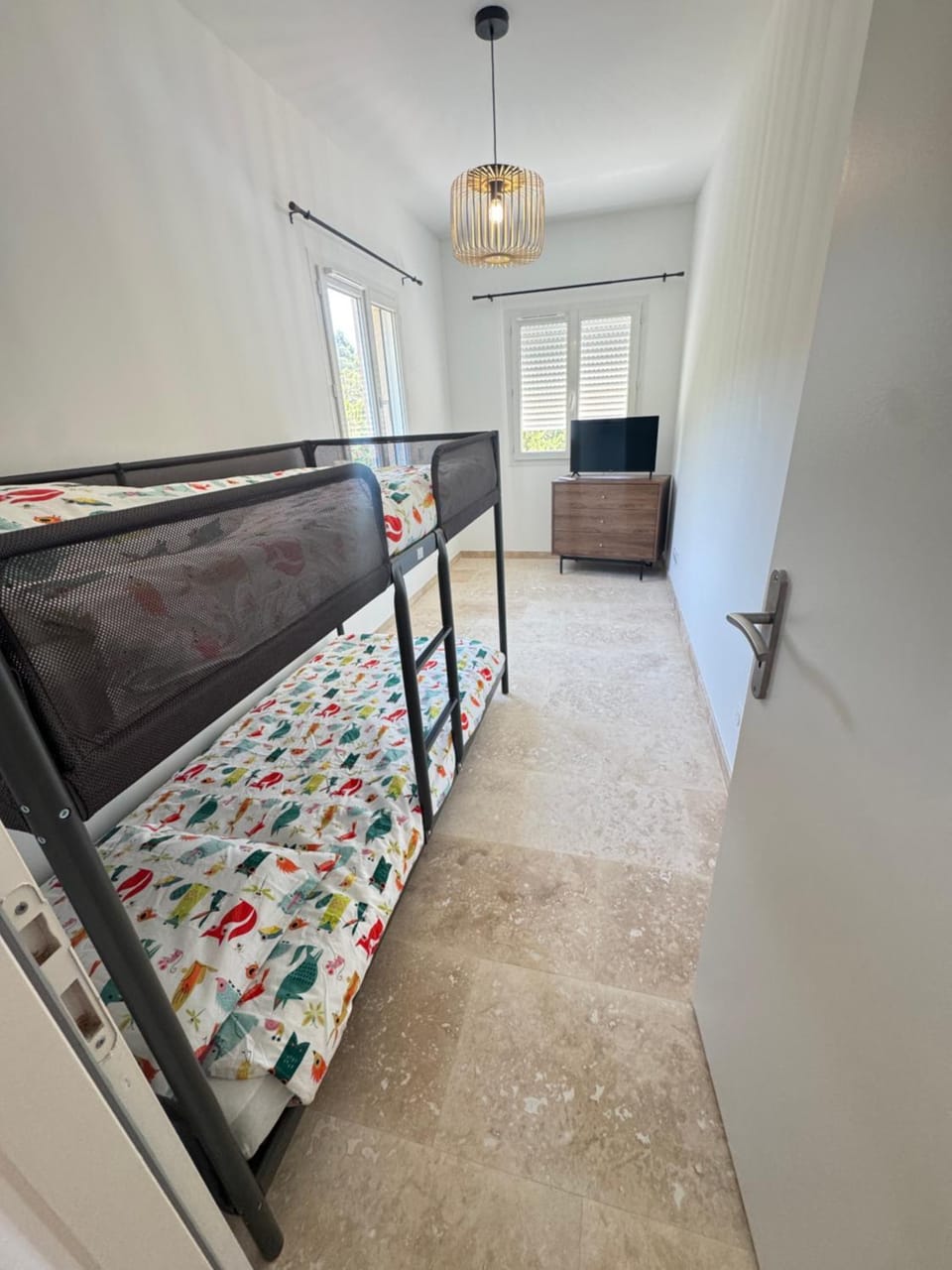 Bedroom, bunk bed