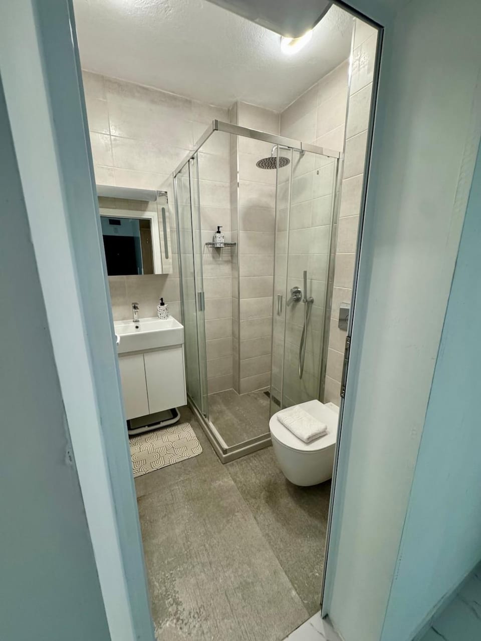 Shower, Toilet, Bathroom