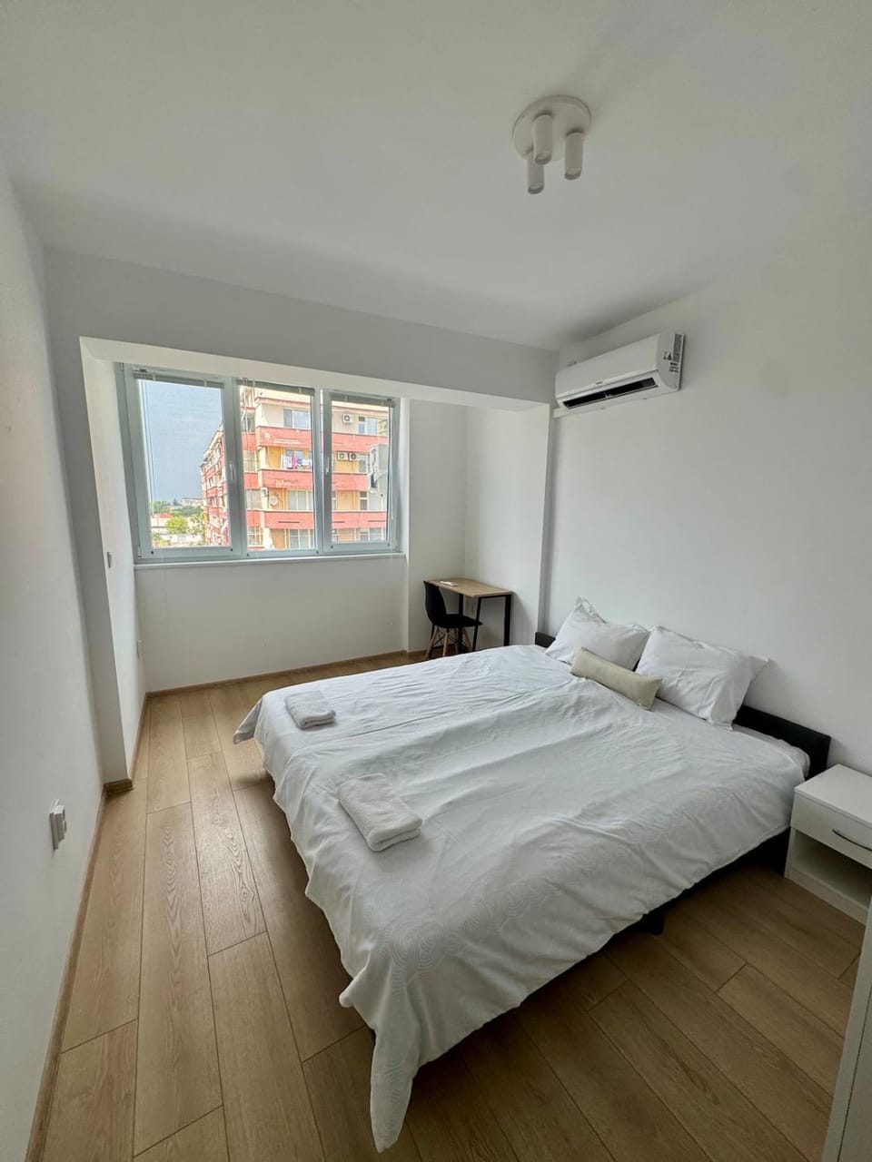 Bed, Bedroom, towels, air conditioner
