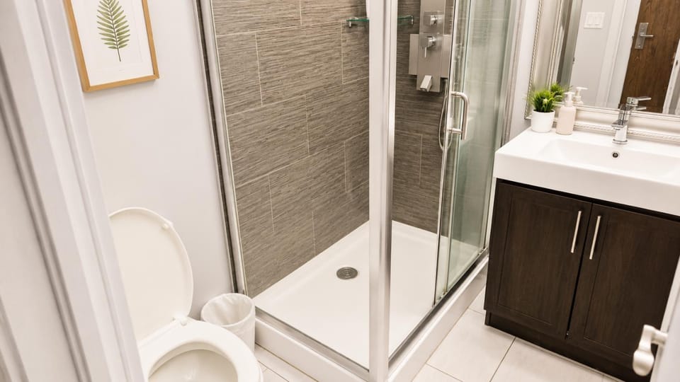 Chic apartment hotel in heart of downtown Montreal Apartment in Montreal