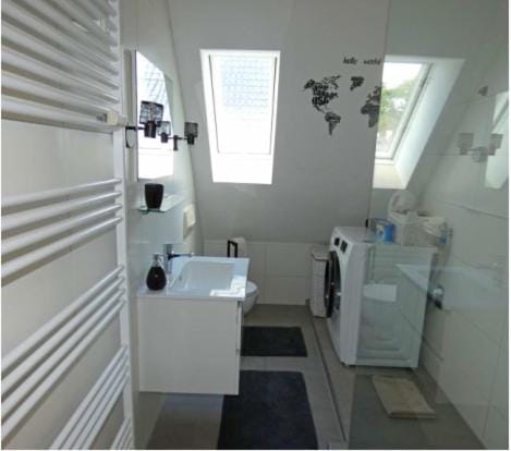 Bathroom, washing machine