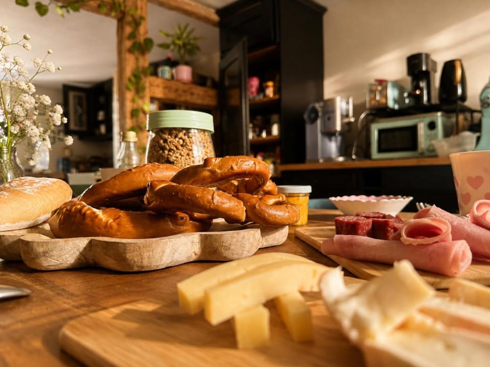 Food and drinks, Breakfast, Continental breakfast, Buffet breakfast