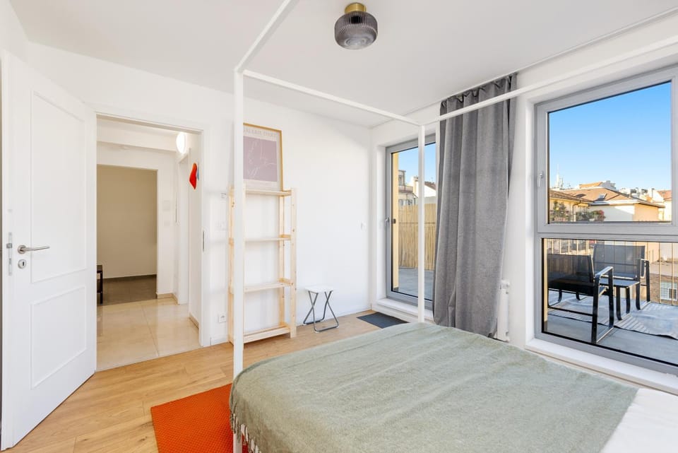 Bed, Balcony/Terrace, Bedroom