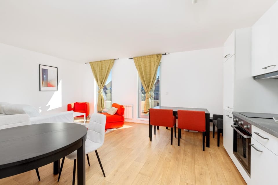 Kitchen or kitchenette, Living room