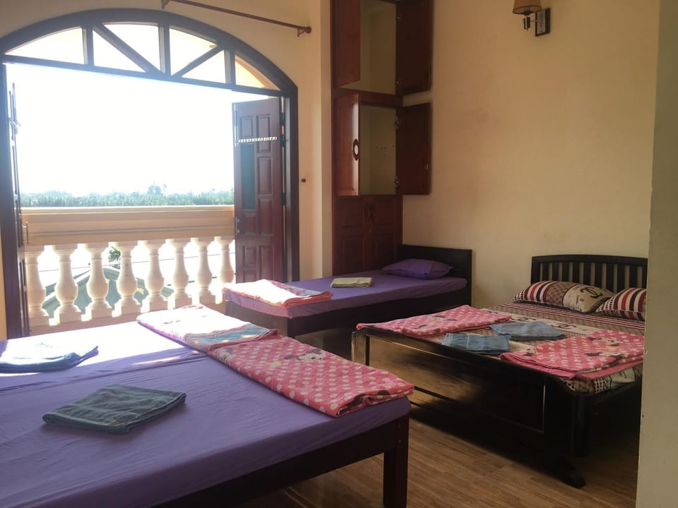 Staff, Bed, Guests, River view, young children, older children, group of guests, Family