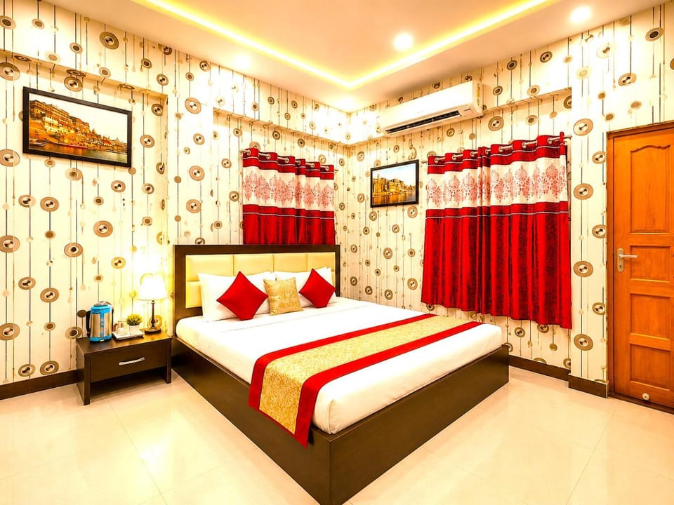 Bed, Photo of the whole room, Bedroom, wardrobe, air conditioner