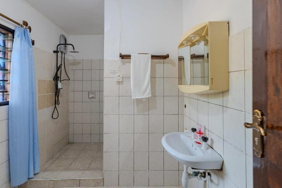 Auregi Diani Beachfront Villa Villa in Diani Beach