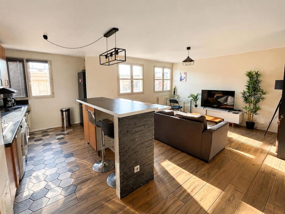 Communal lounge/ TV room, TV and multimedia, Kitchen or kitchenette