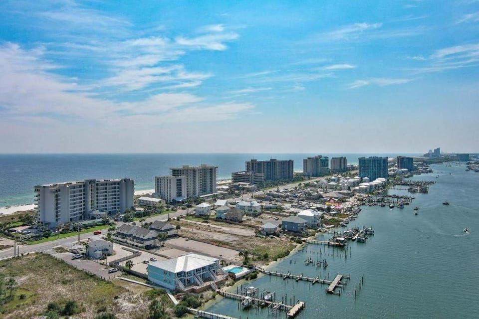 Gulf View Condo Steps from Flora-Bama & Beach Apartment in Ono Island