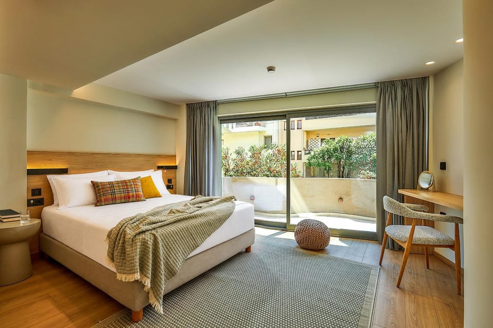 Bed, Balcony/Terrace, Bedroom