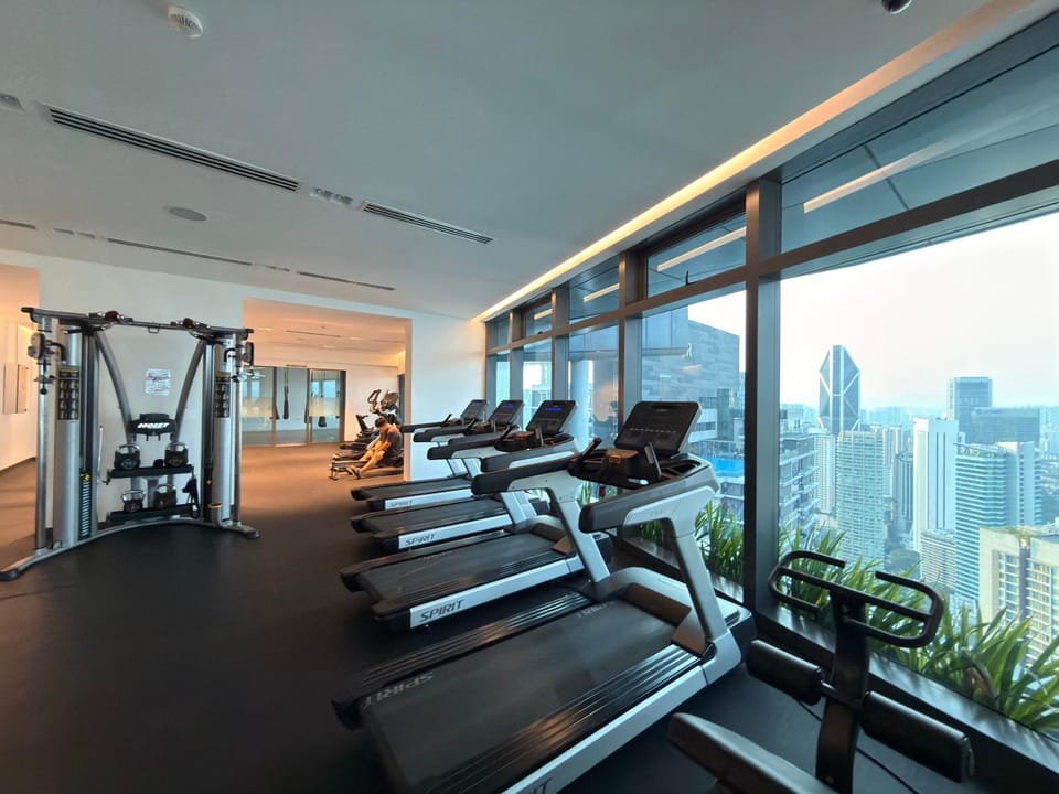 Day, Fitness centre/facilities, City view