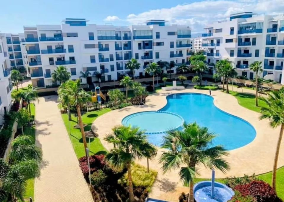 Résidence avec 3 piscines - Plage à 200m - Parking Apartment in Tangier-Tétouan-Al Hoceima