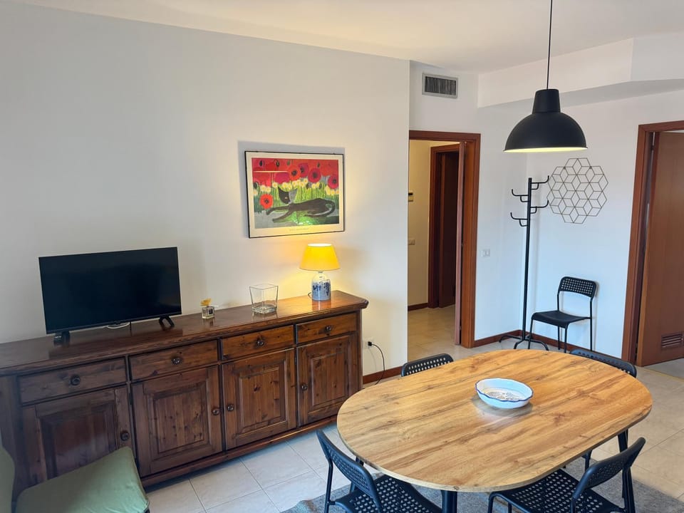 Communal lounge/ TV room, Dining area