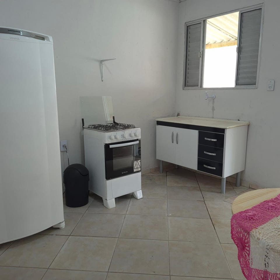 Casa aconchegante, com garagem pra 4 carros House in Caraguatatuba