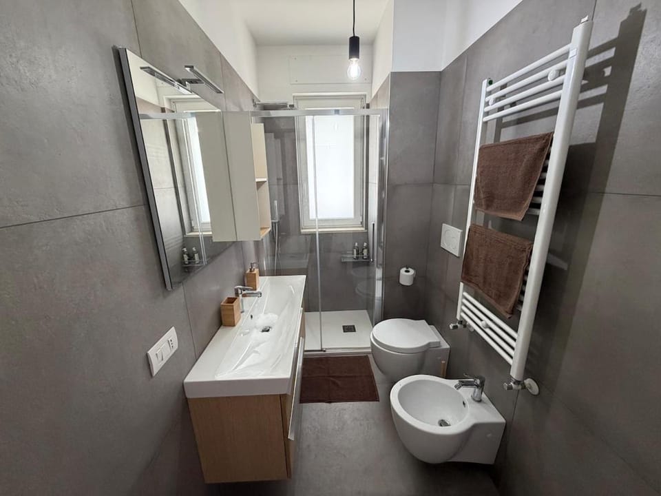 Capruzzi Apt - in the center opposite the station Apartment in Bari