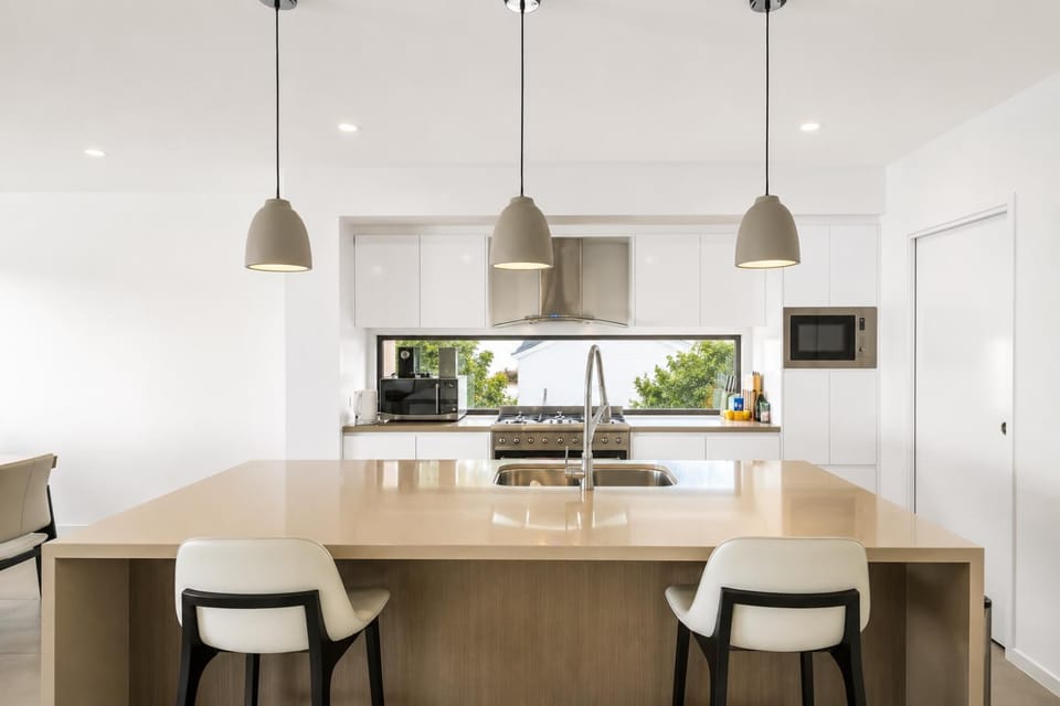Kitchen or kitchenette, Seating area