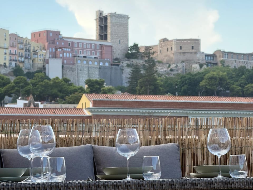View (from property/room), Balcony/Terrace, City view