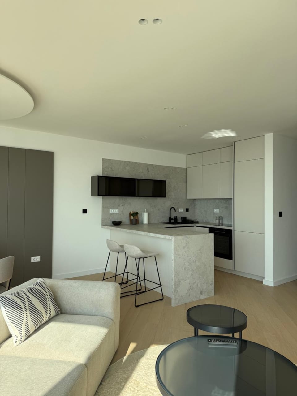 Dining area, kitchen