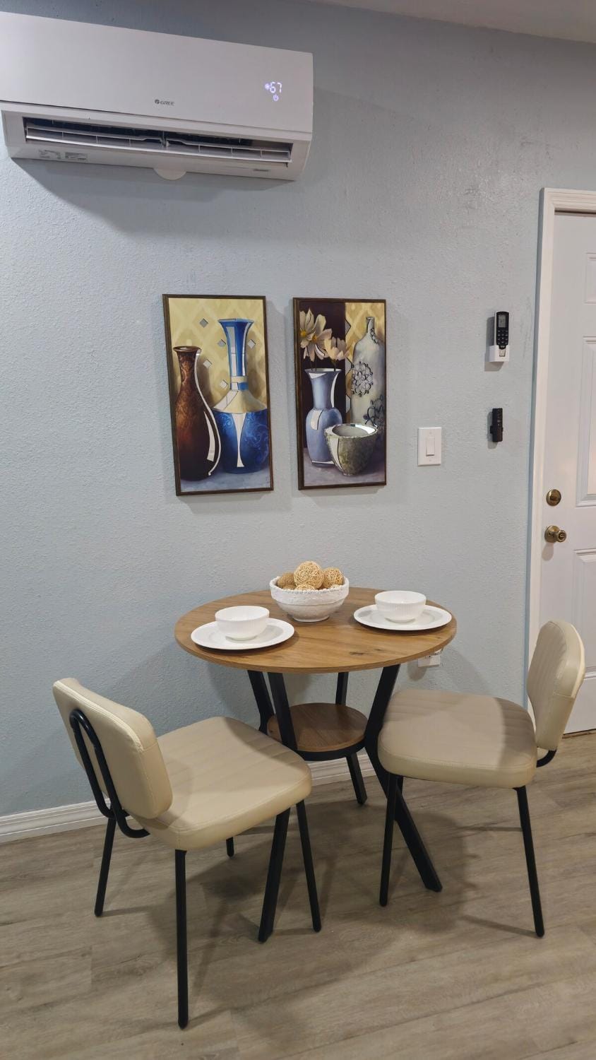 Private Studio near Hospitals Monthly Stays Bed and Breakfast in Deltona
