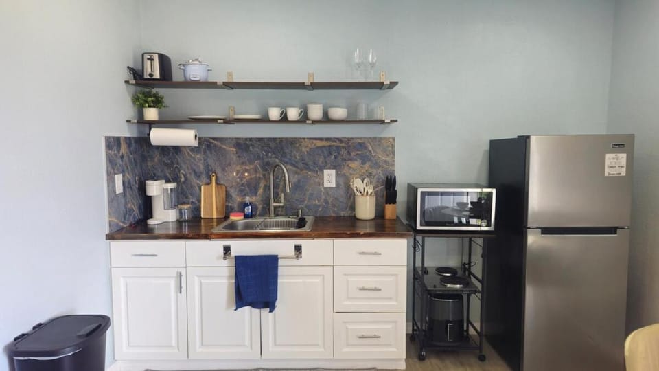 Private Studio near Hospitals Monthly Stays Bed and Breakfast in Deltona