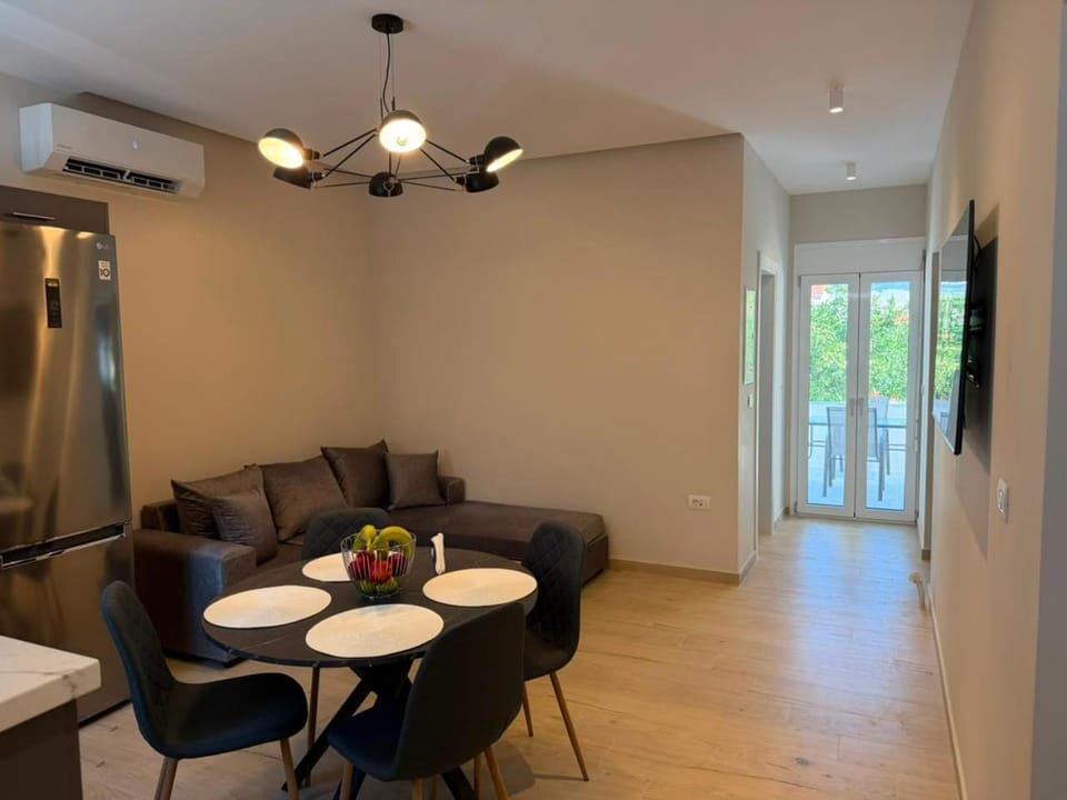 TV and multimedia, Living room, air conditioner