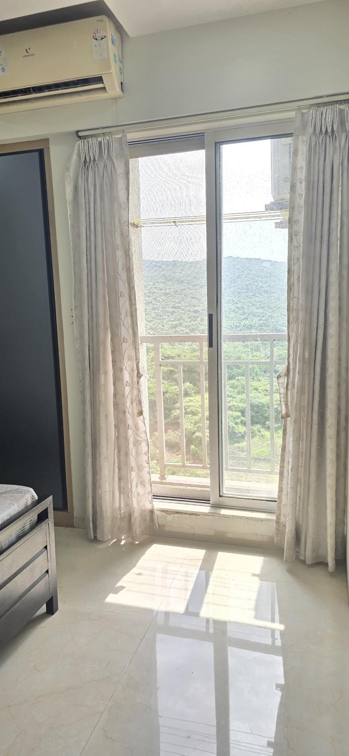 Morden Mountain view stay in Thane - Rathi Living Apartment in Thane