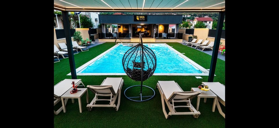 Swimming pool
